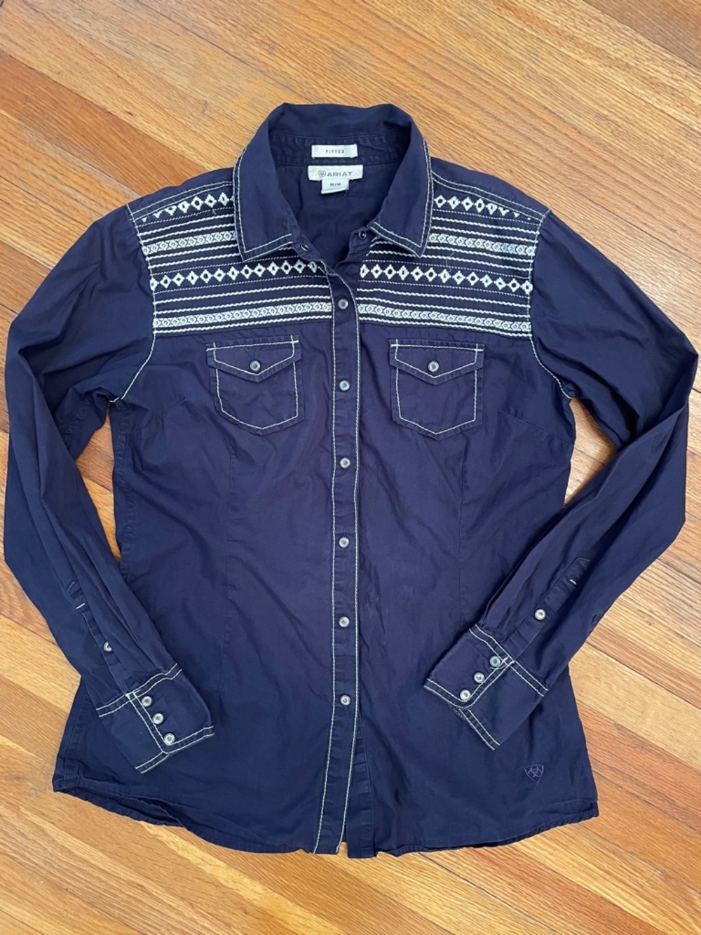 ARIAT Women’s Navy Pearl Snap-Button Shirt w White Embroidered Yoke & Detailing